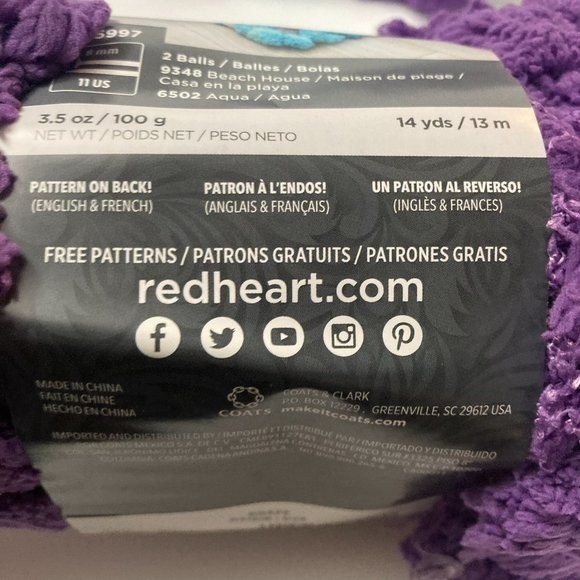Red Heart Pomp A Doodle Jumbo Yarn Grape Pom Pom Purple 3 Skeins Craft - Picture 8 of 13